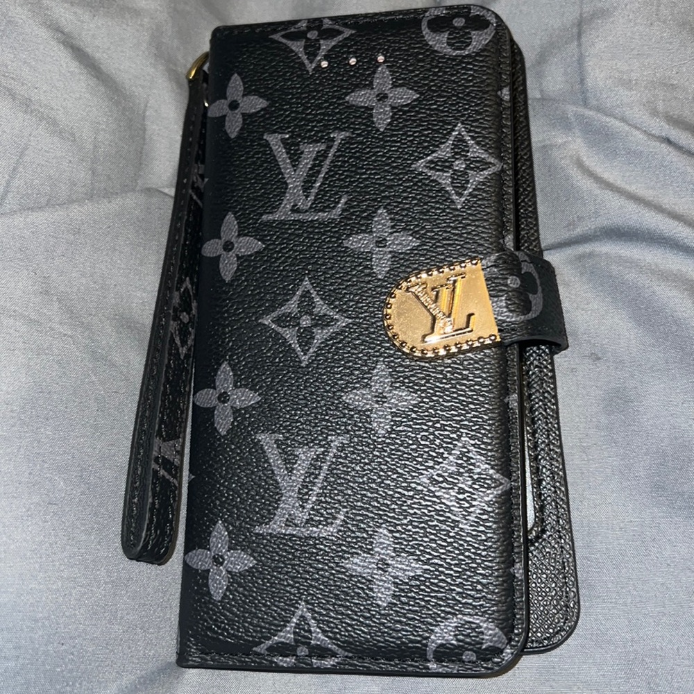 iPhone 13 Pro Max wallet case